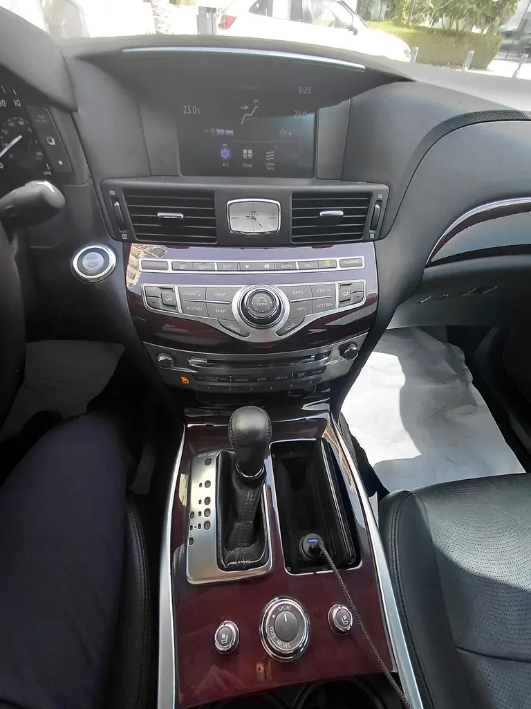 Infiniti Q70 3.7 AT RWD (330 hp) - 4