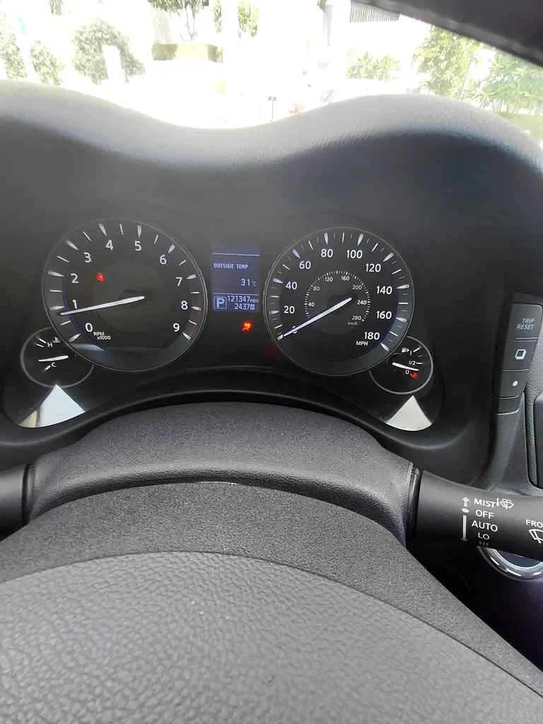 Infiniti Q70 3.7 AT RWD (330 hp) - 5