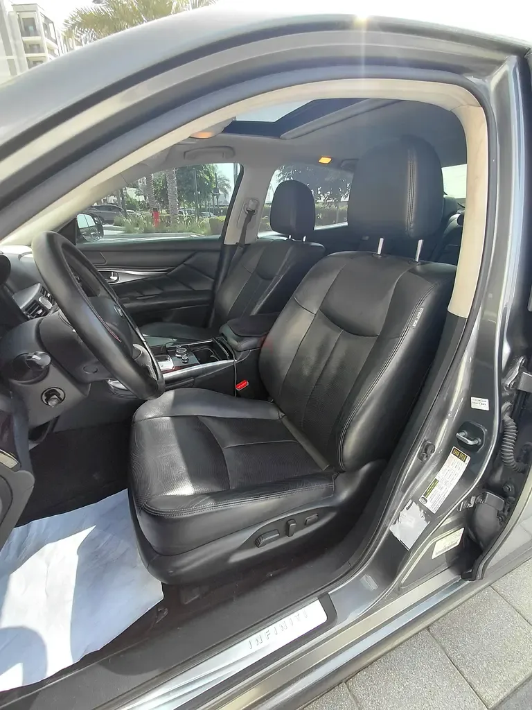 Infiniti Q70 3.7 AT RWD (330 hp) - 8