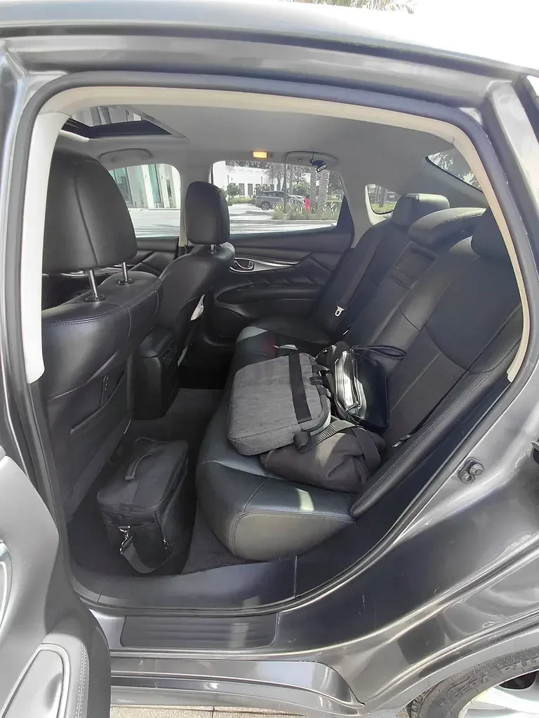 Infiniti Q70 3.7 AT RWD (330 hp) - 12