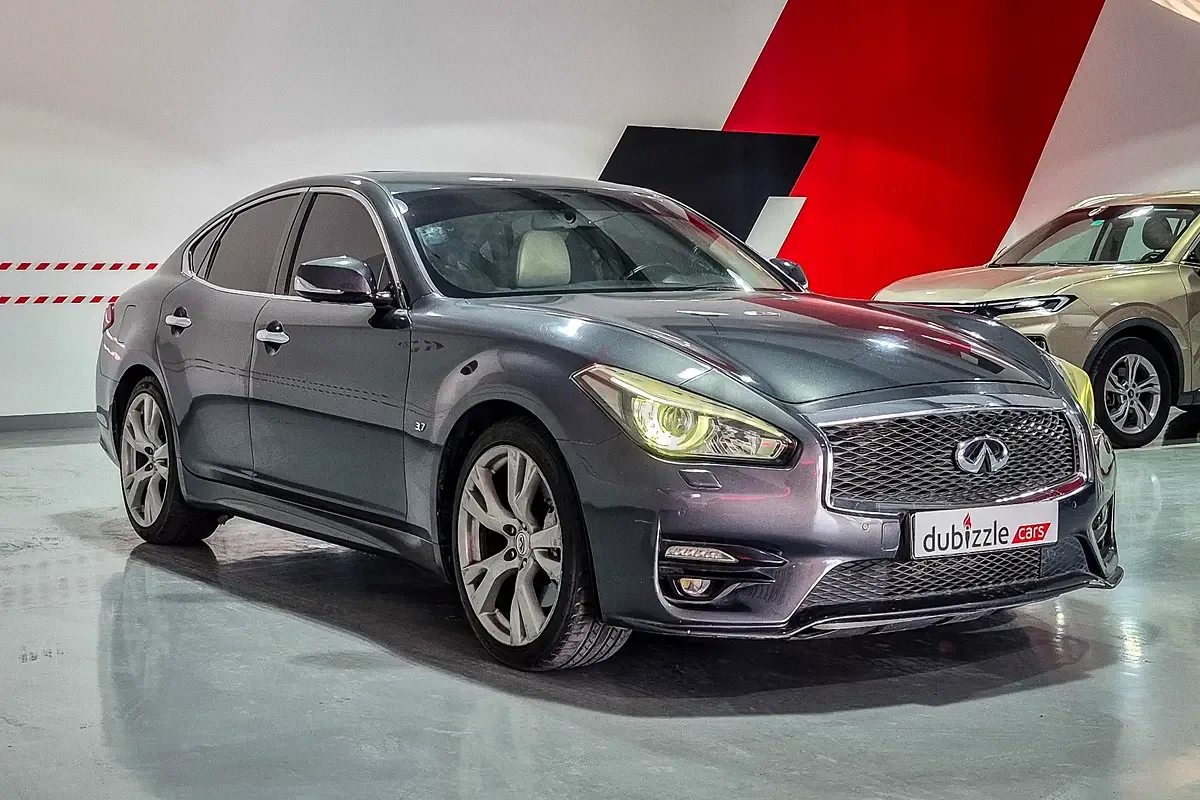 Infiniti Q70 3.7 AT RWD (330 hp)