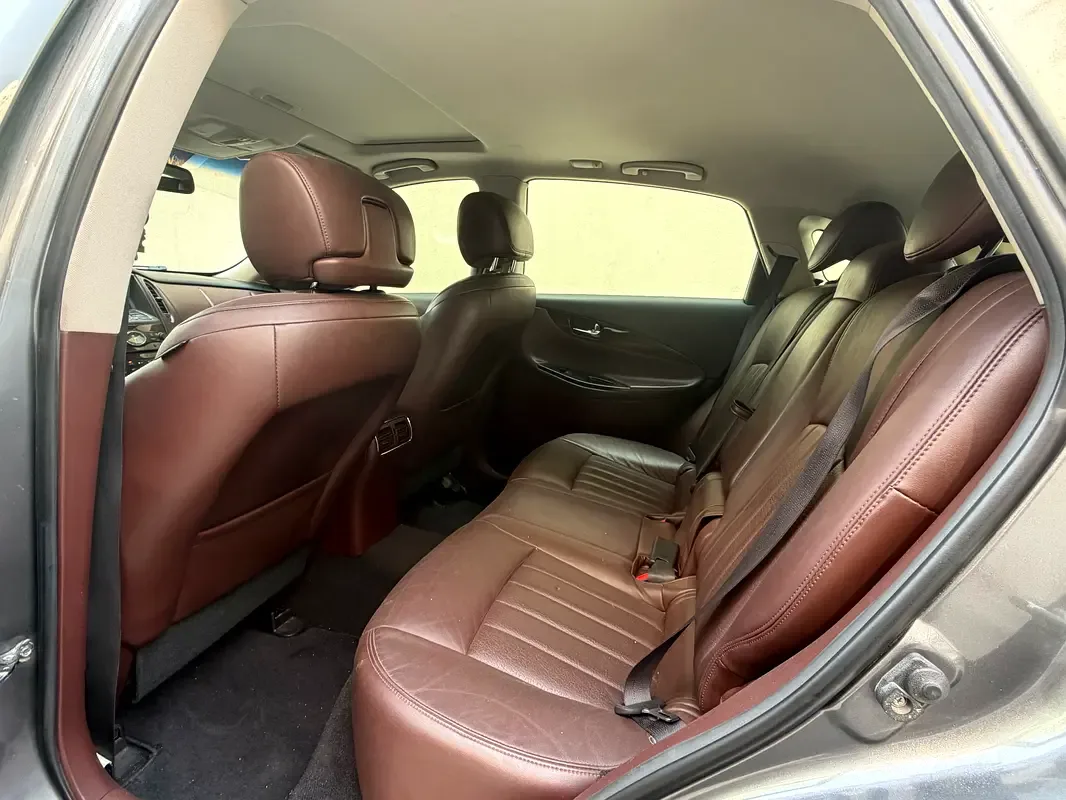 Infiniti QX50 2.0 CVT (272 حصان) - 11