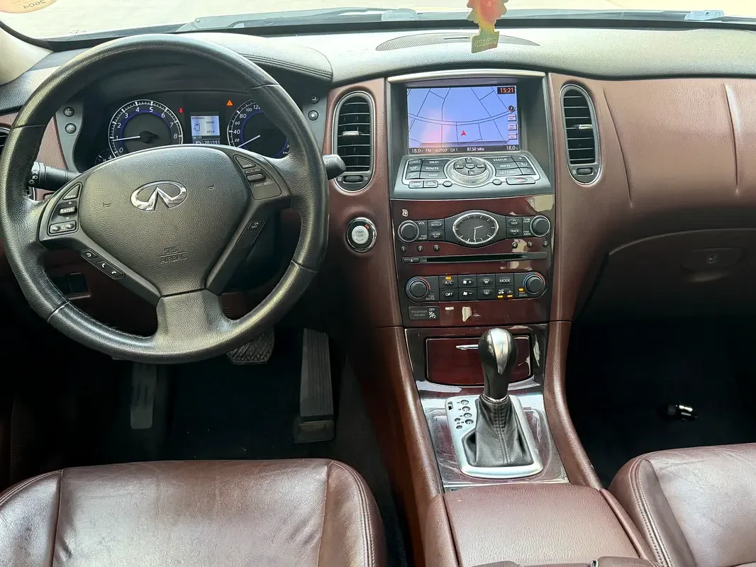 Infiniti QX50 2.0 CVT (272 حصان) - 10