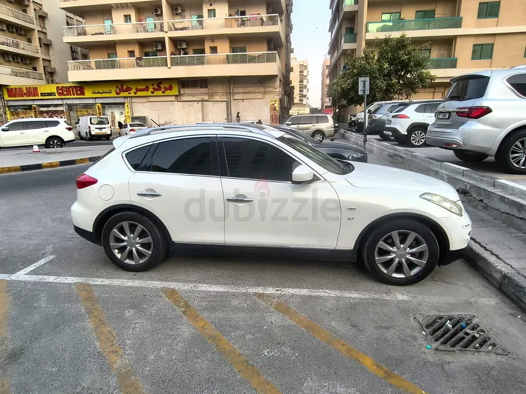 Infiniti QX50 2.5 AT AWD (222 حصان) - 2