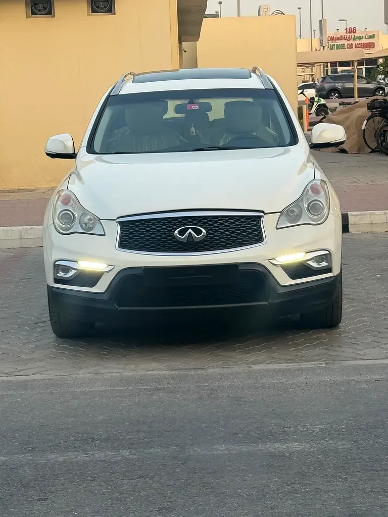 Infiniti QX50 2.5 AT AWD (222 hp)