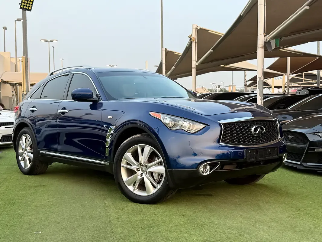 Infiniti QX70 3.0 AT AWD (238 hp)