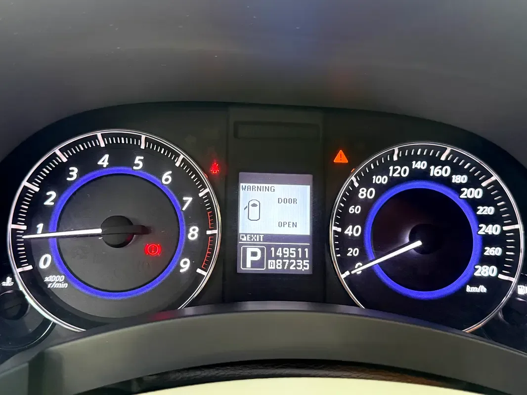 Infiniti QX70 3.0 AT AWD (238 حصان) - 17
