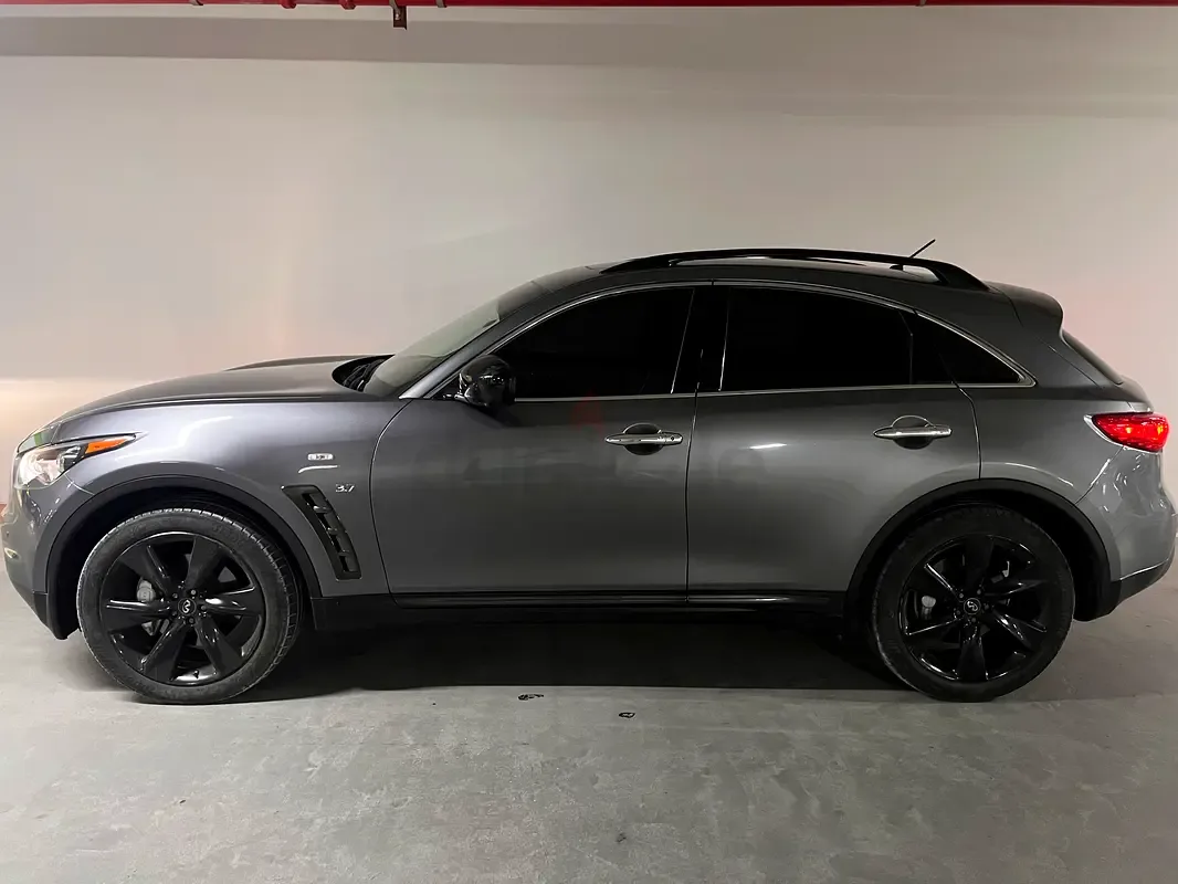 Infiniti QX70 3.7 AT AWD (333 hp)