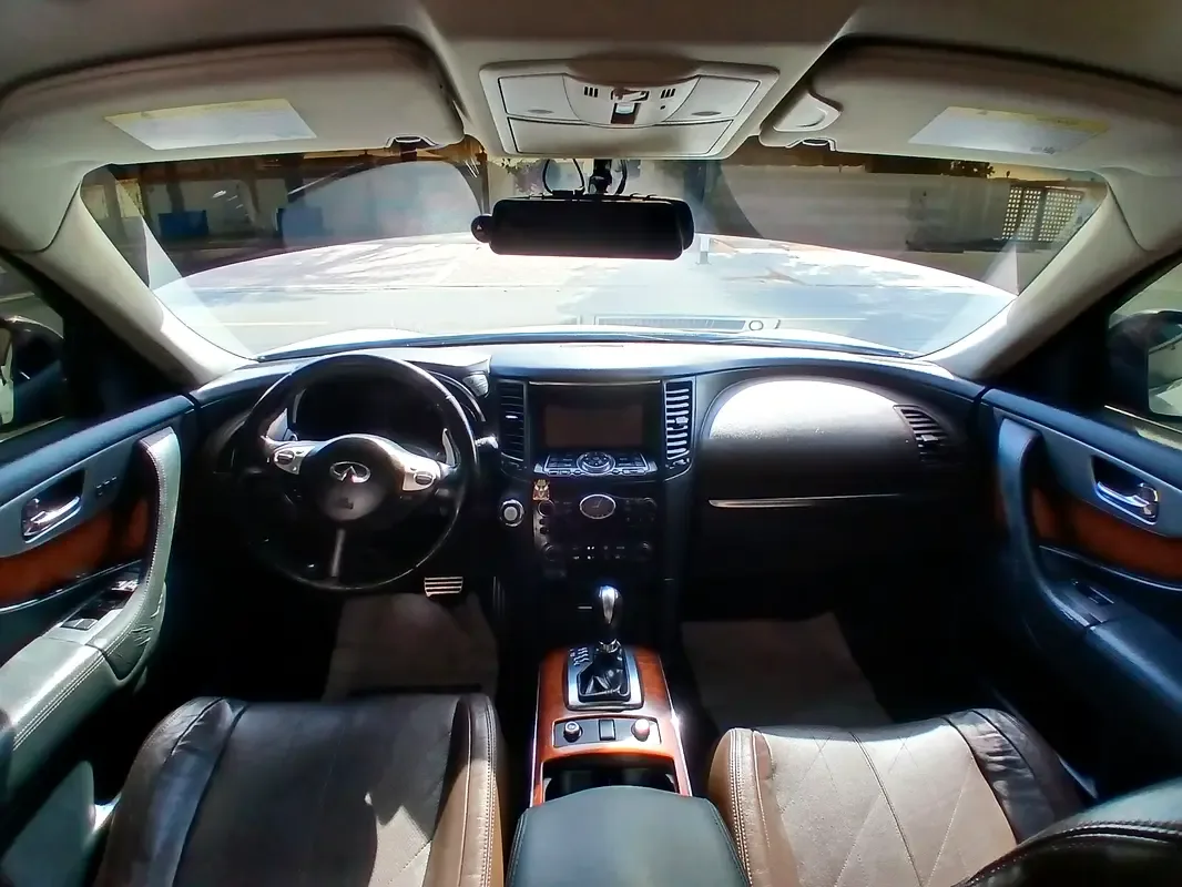 Infiniti QX70 3.7 AT AWD (333 hp) - 10
