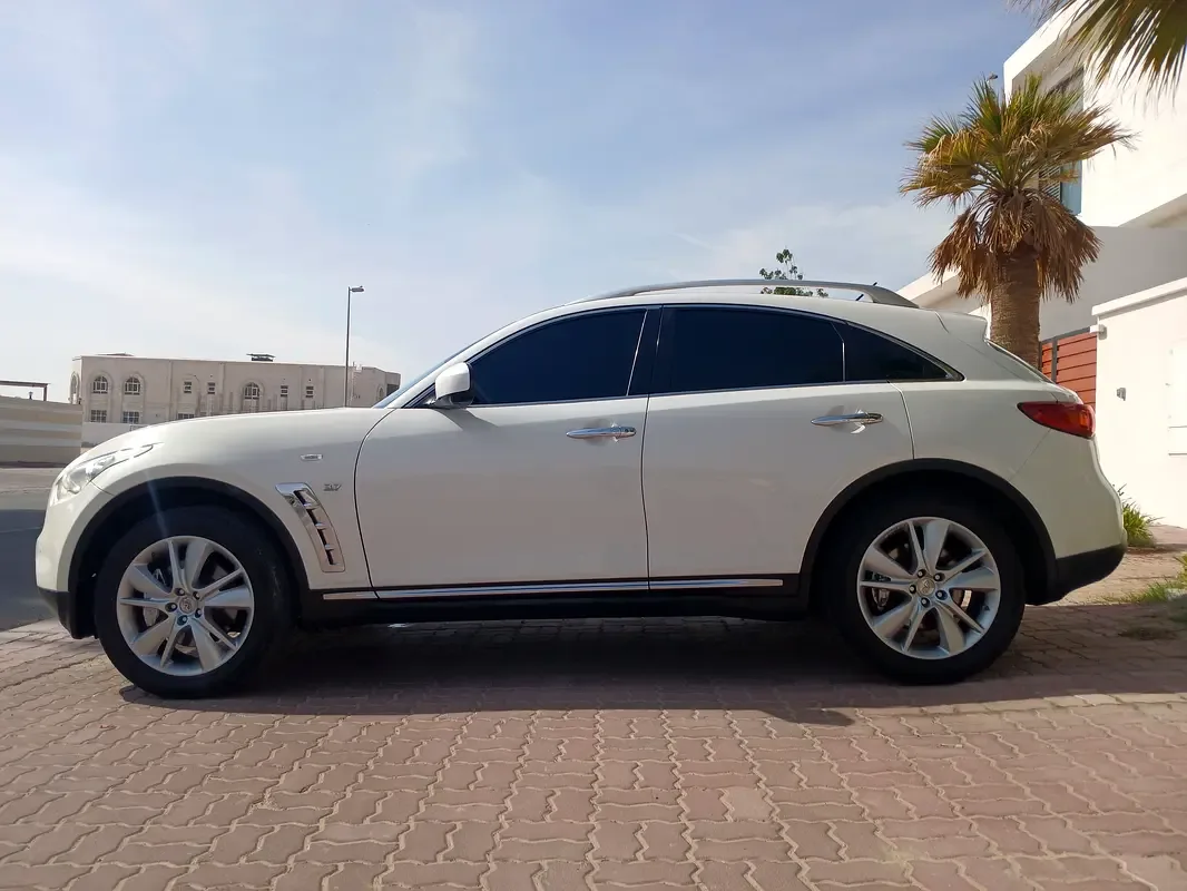 Infiniti QX70 3.7 AT AWD (333 hp) - 8