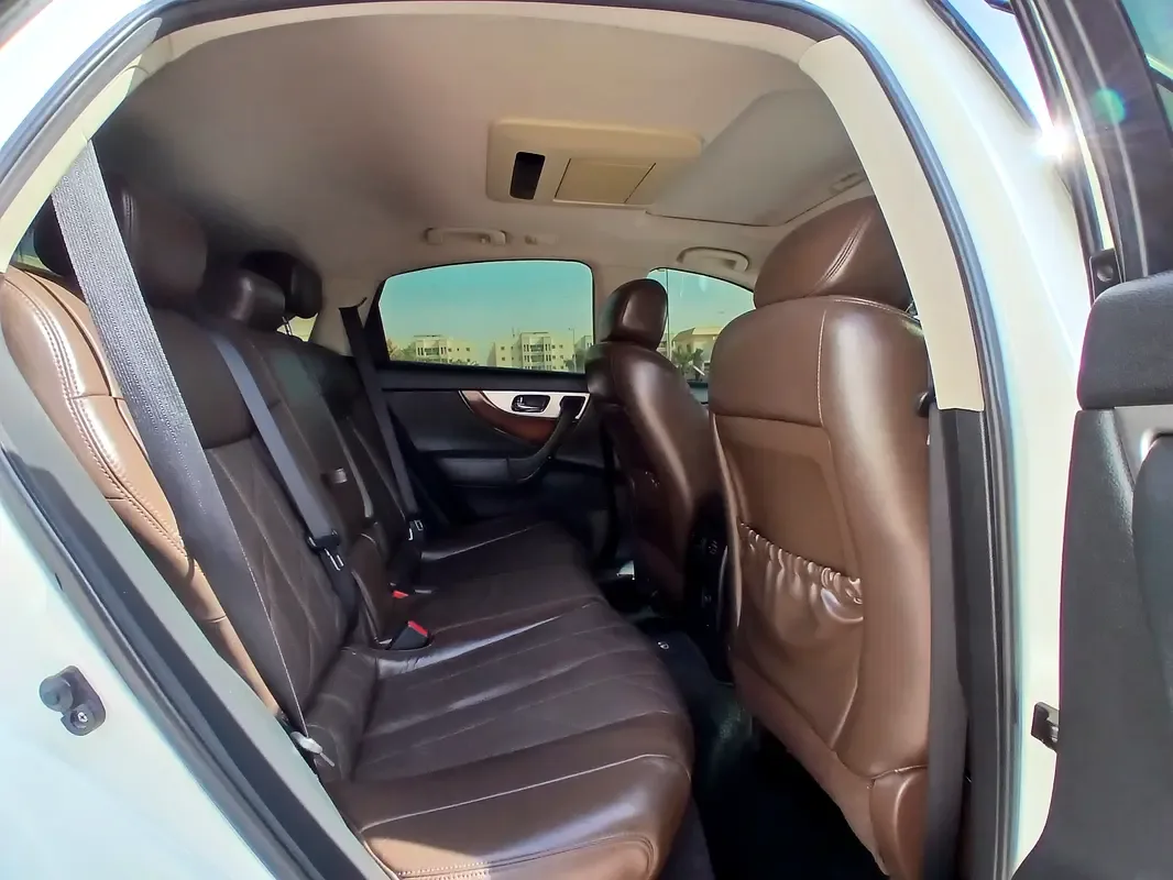 Infiniti QX70 3.7 AT AWD (333 hp) - 13