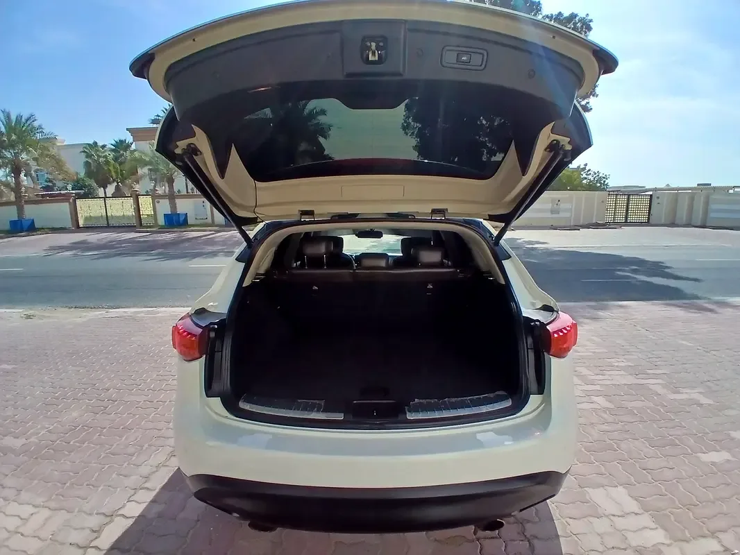 Infiniti QX70 3.7 AT AWD (333 hp) - 14
