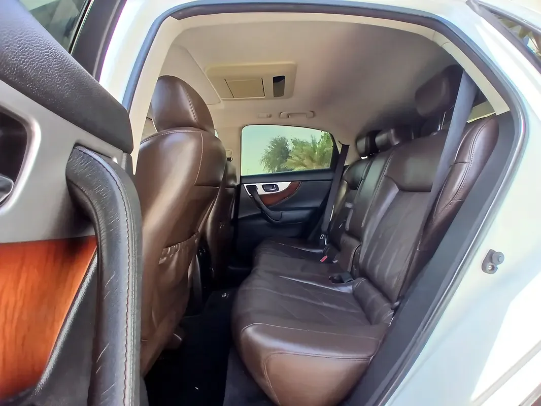 Infiniti QX70 3.7 AT AWD (333 hp) - 16