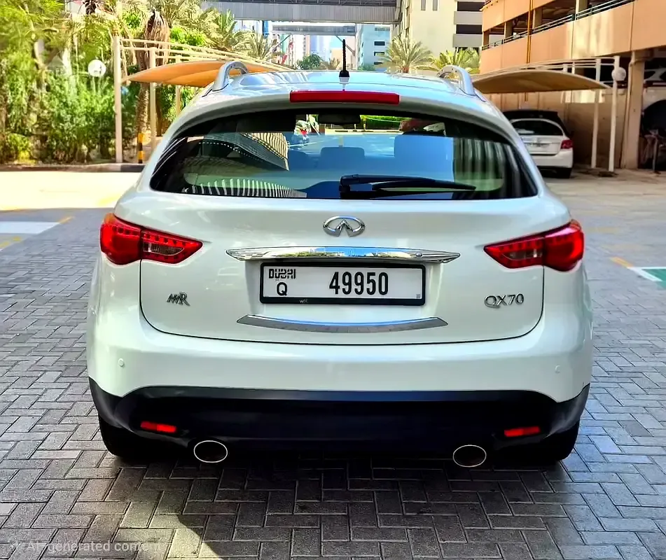 Infiniti QX70 3.7 AT AWD (333 حصان) - 3