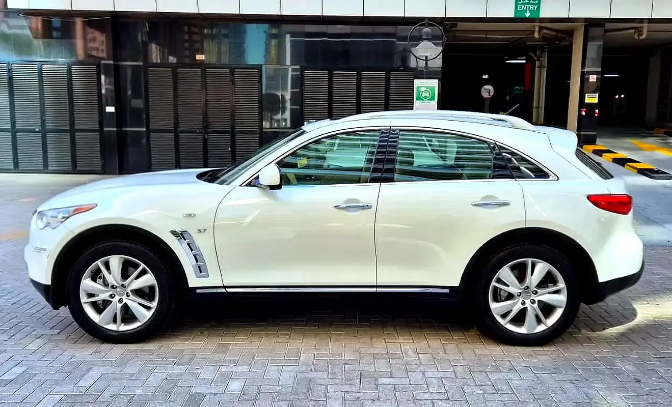 Infiniti QX70 3.7 AT AWD (333 حصان) - 6