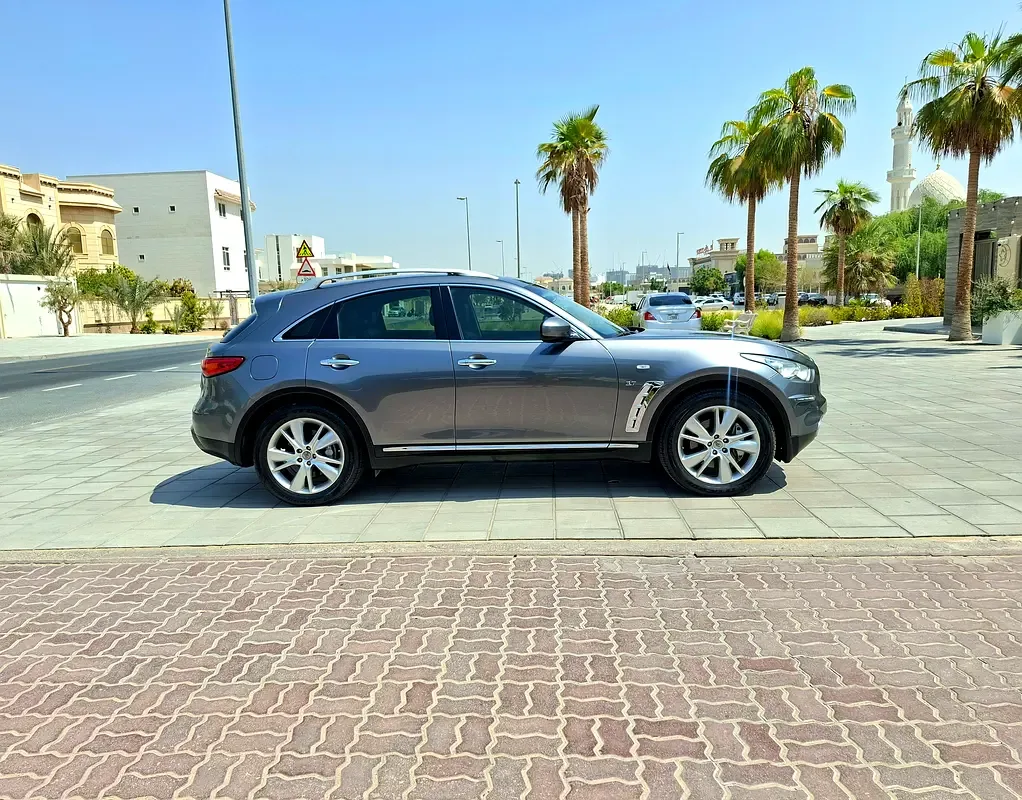 Infiniti QX70 3.7 AT AWD (333 hp) - 5