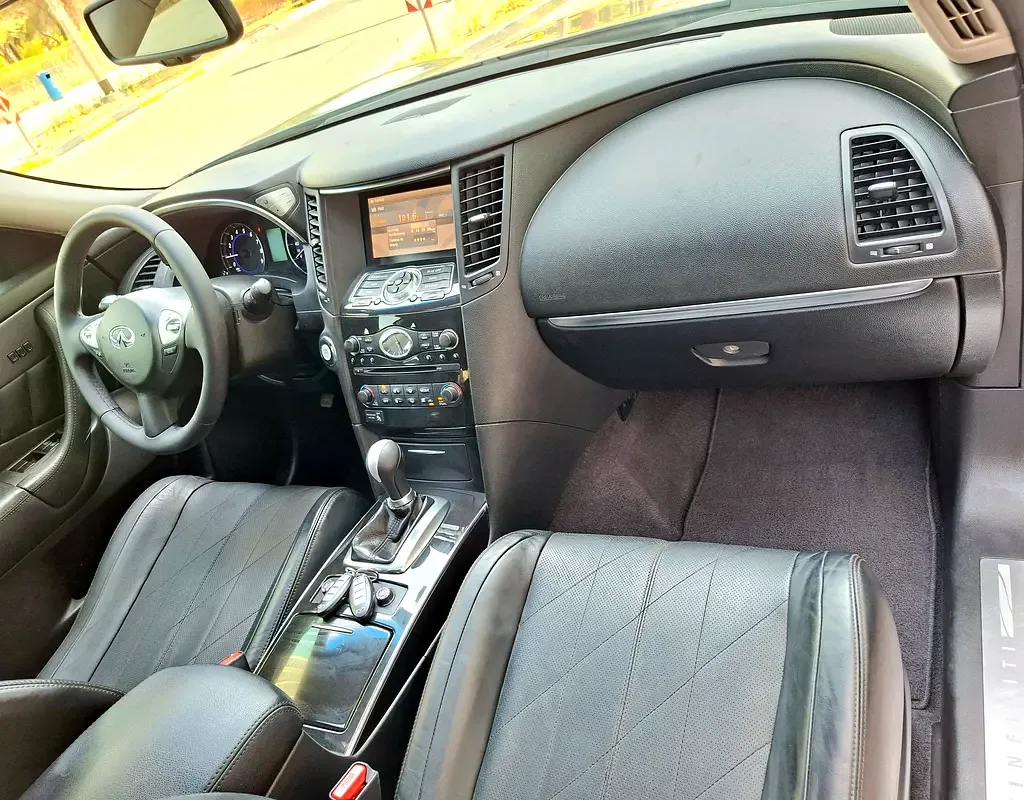 Infiniti QX70 3.7 AT AWD (333 hp) - 9