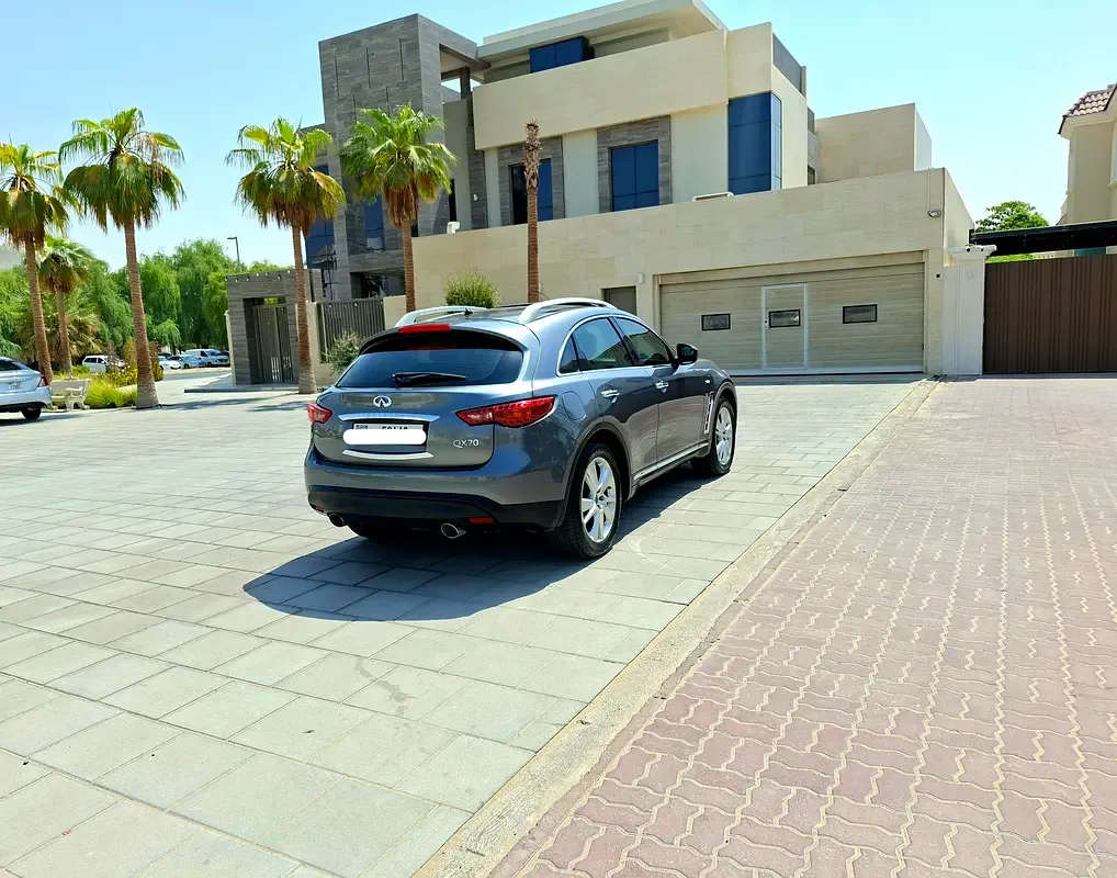 Infiniti QX70 3.7 AT AWD (333 hp) - 16