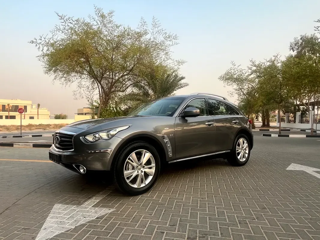 Infiniti QX70 3.7 AT AWD (333 hp)
