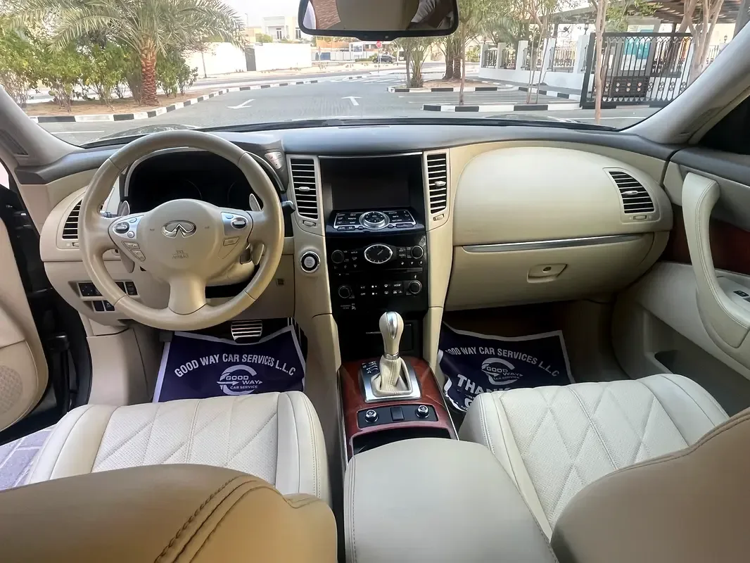 Infiniti QX70 3.7 AT AWD (333 حصان) - 11