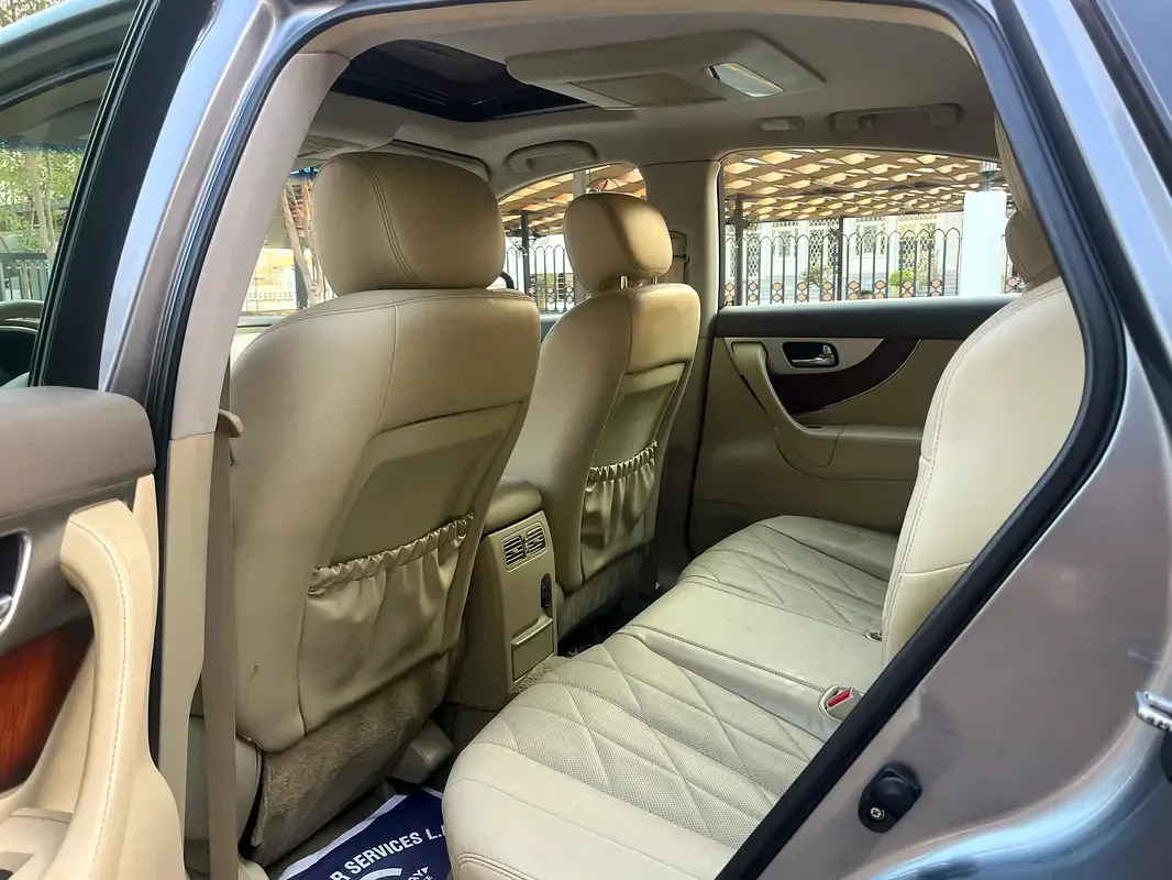 Infiniti QX70 3.7 AT AWD (333 حصان) - 10