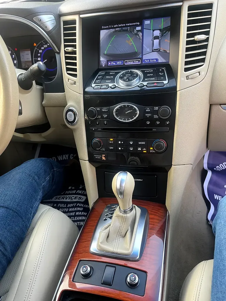 Infiniti QX70 3.7 AT AWD (333 حصان) - 17