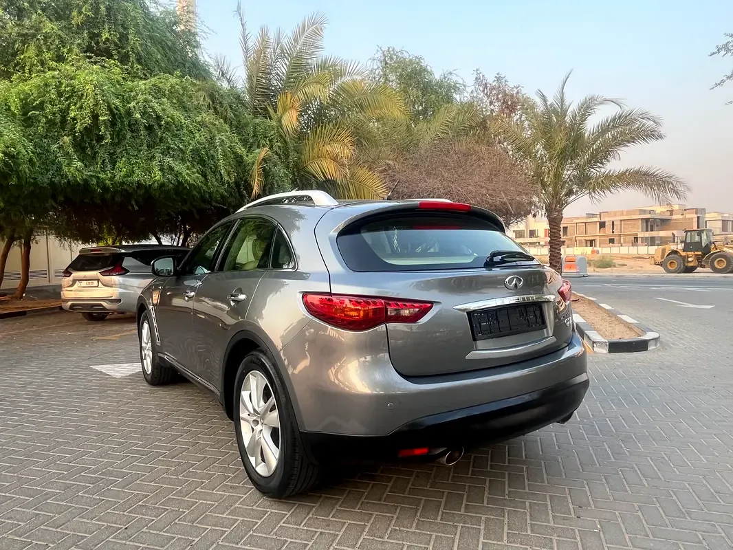 Infiniti QX70 3.7 AT AWD (333 حصان) - 18