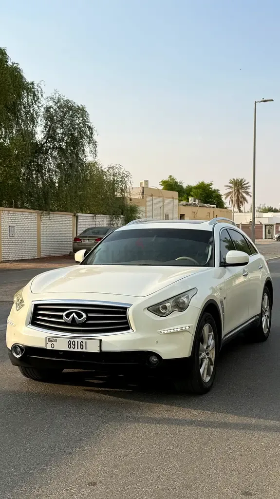 Infiniti QX70 3.7 AT AWD (333 حصان) - 3