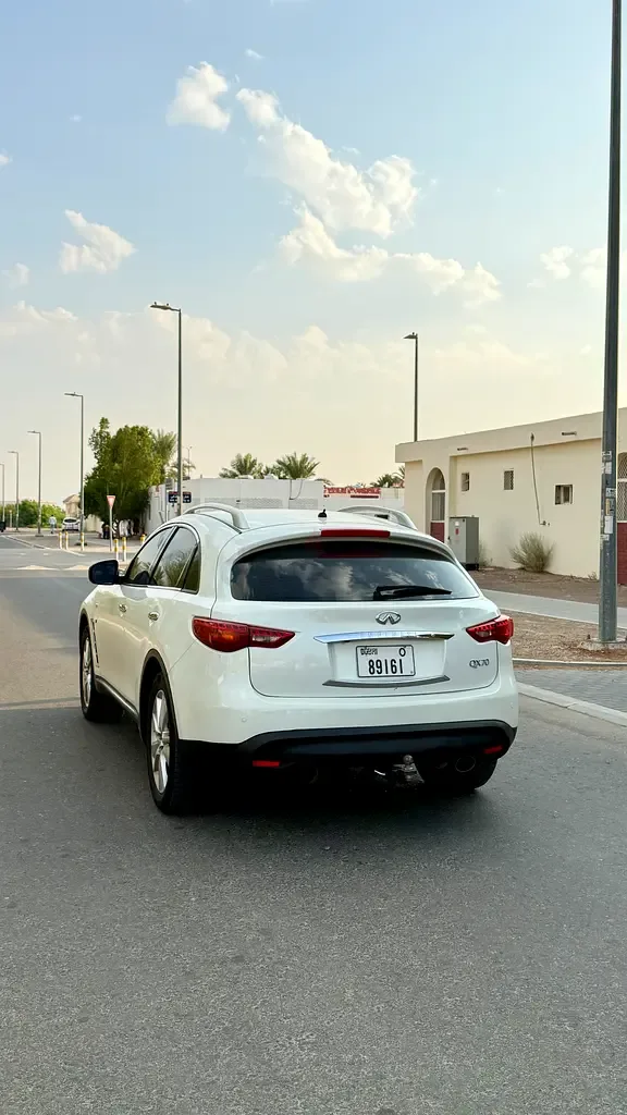 Infiniti QX70 3.7 AT AWD (333 حصان) - 4