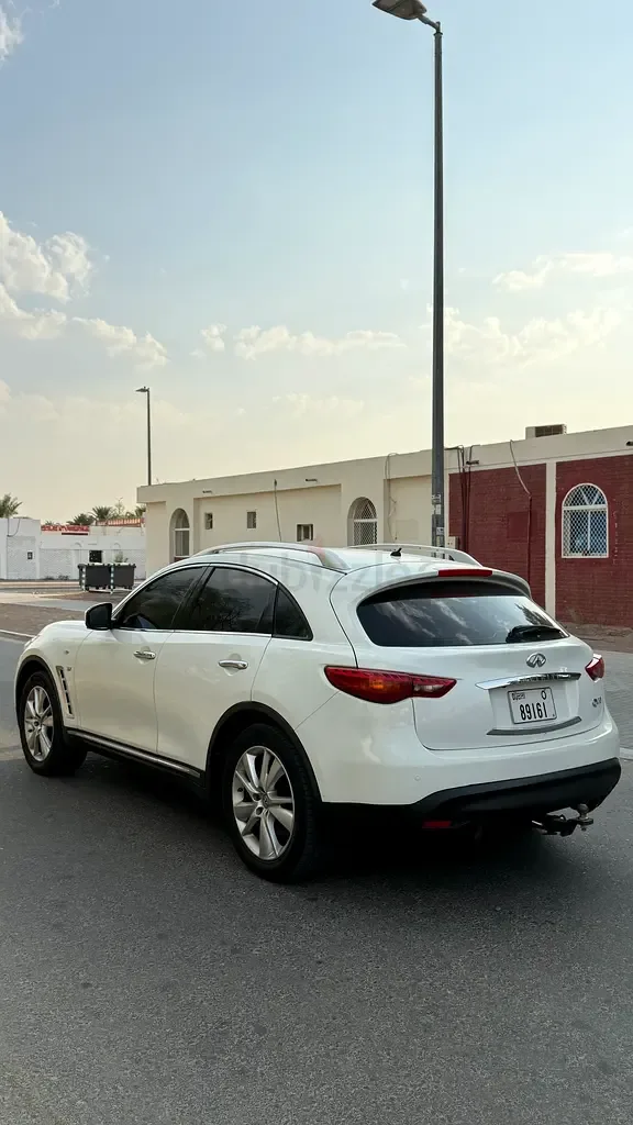 Infiniti QX70 3.7 AT AWD (333 حصان) - 6
