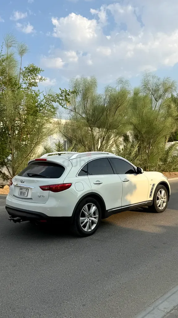 Infiniti QX70 3.7 AT AWD (333 حصان) - 5
