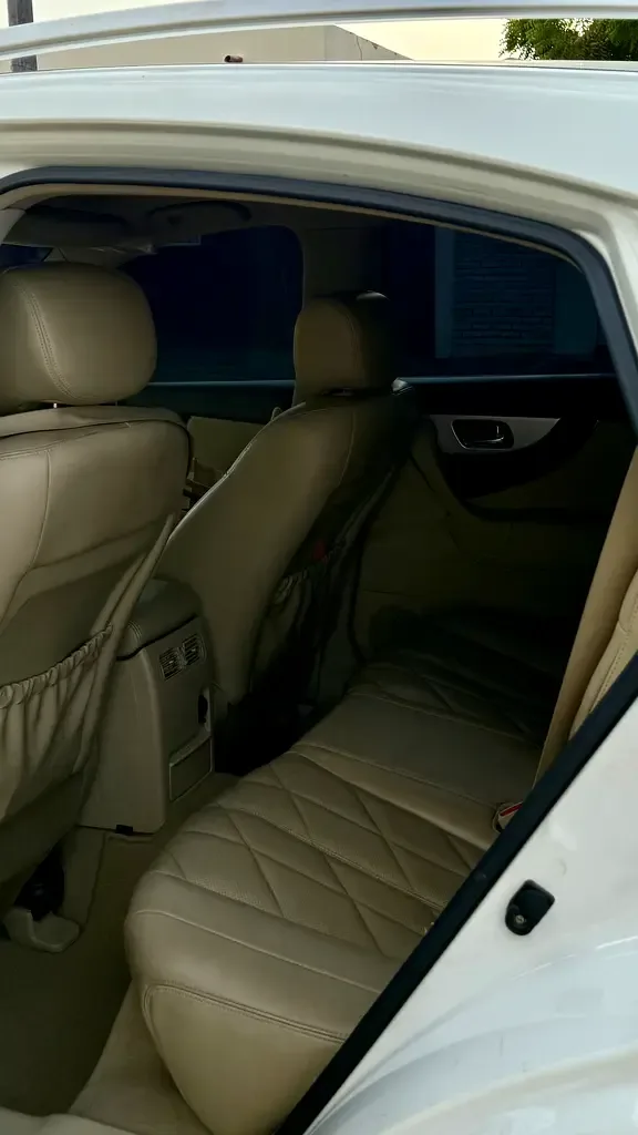 Infiniti QX70 3.7 AT AWD (333 حصان) - 9
