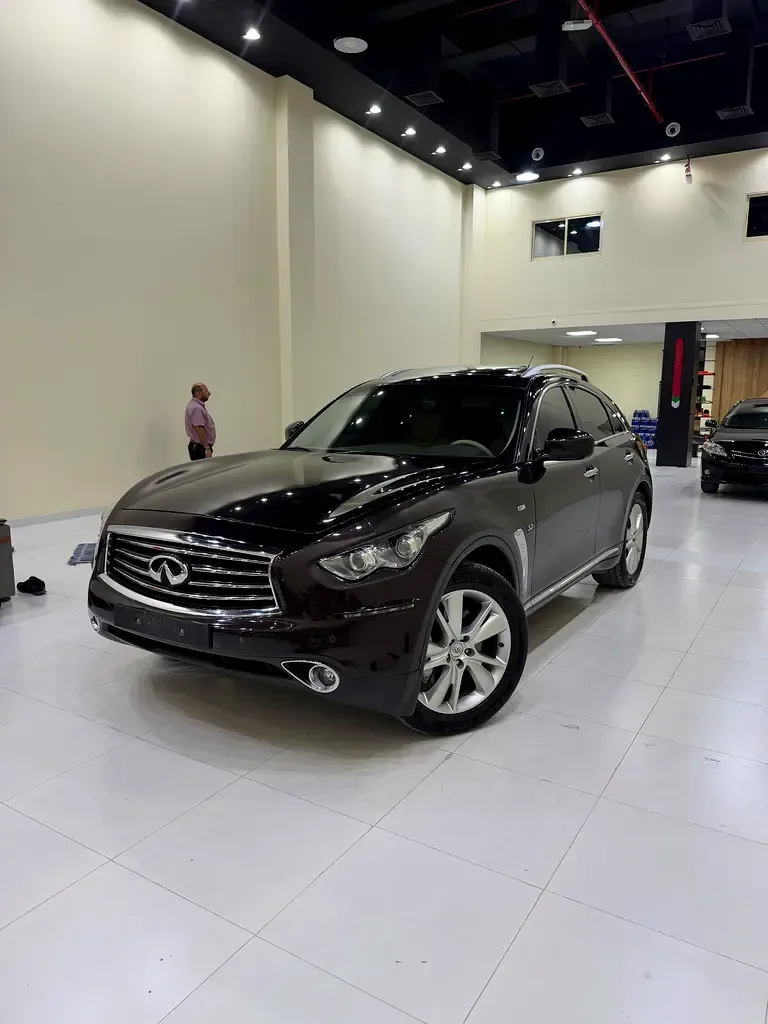 Infiniti QX70 3.7 AT AWD (333 hp)