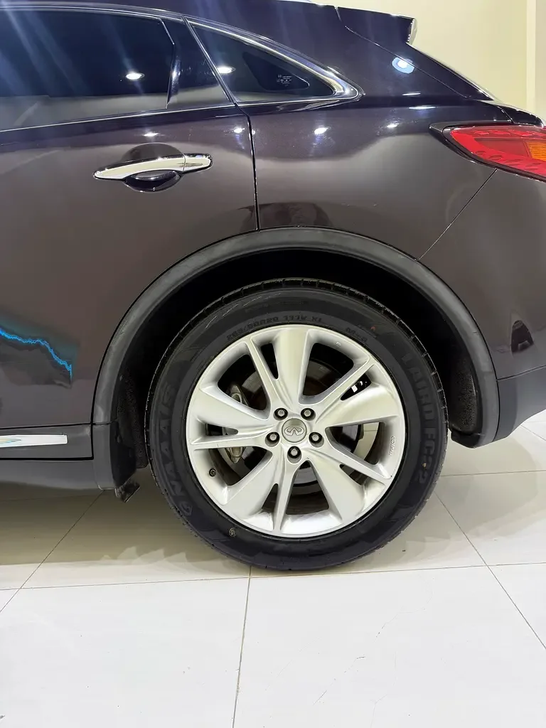 Infiniti QX70 3.7 AT AWD (333 hp) - 16