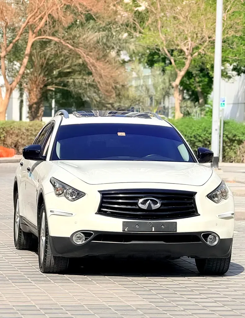 Infiniti QX70 3.7 AT AWD (333 hp)