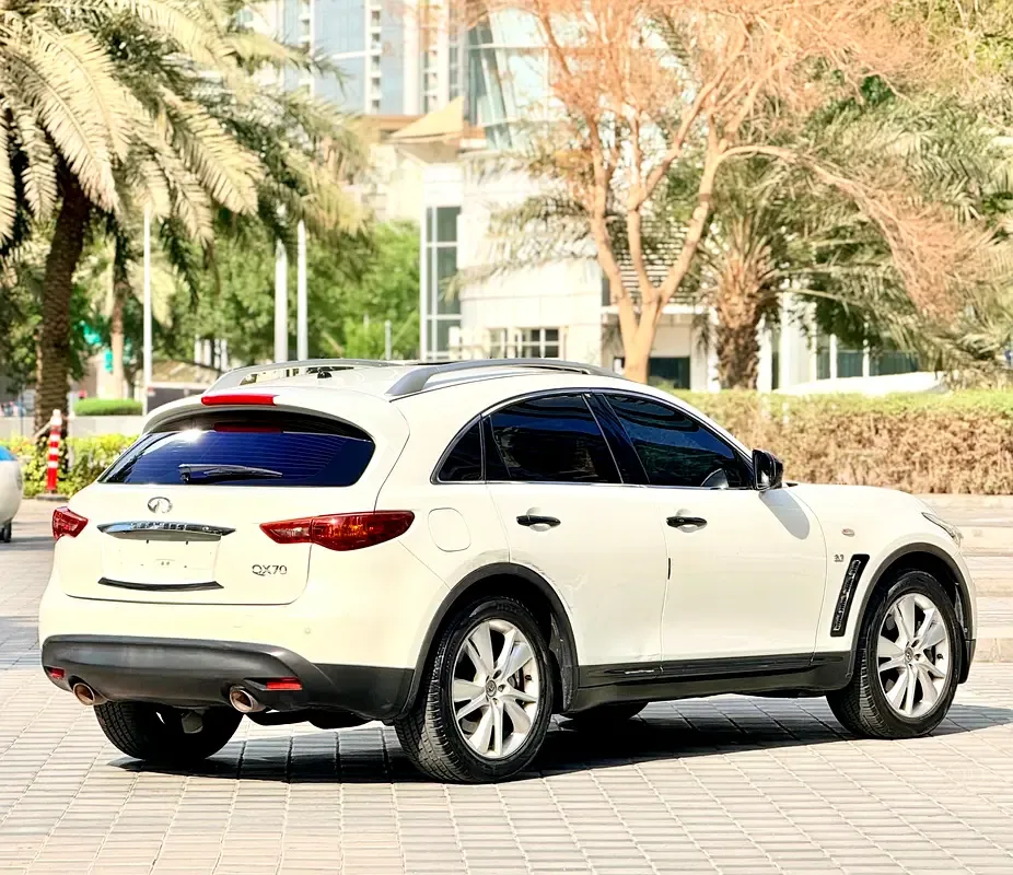 Infiniti QX70 3.7 AT AWD (333 hp) - 4
