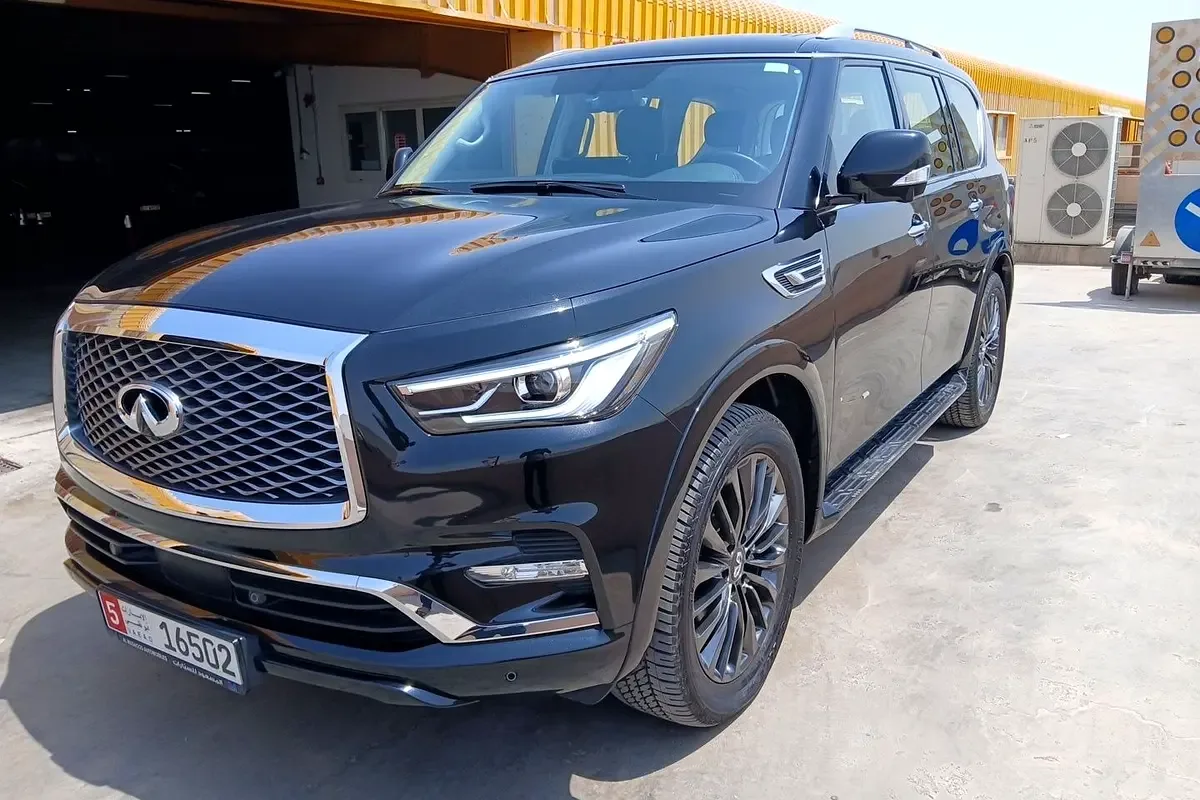 Infiniti QX80 5.6 AT 4WD (405 hp)