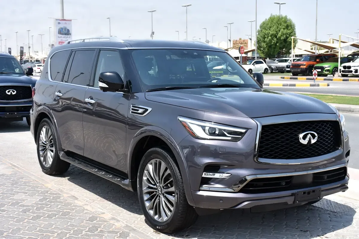 Infiniti QX80 5.6 AT 4WD (405 hp)