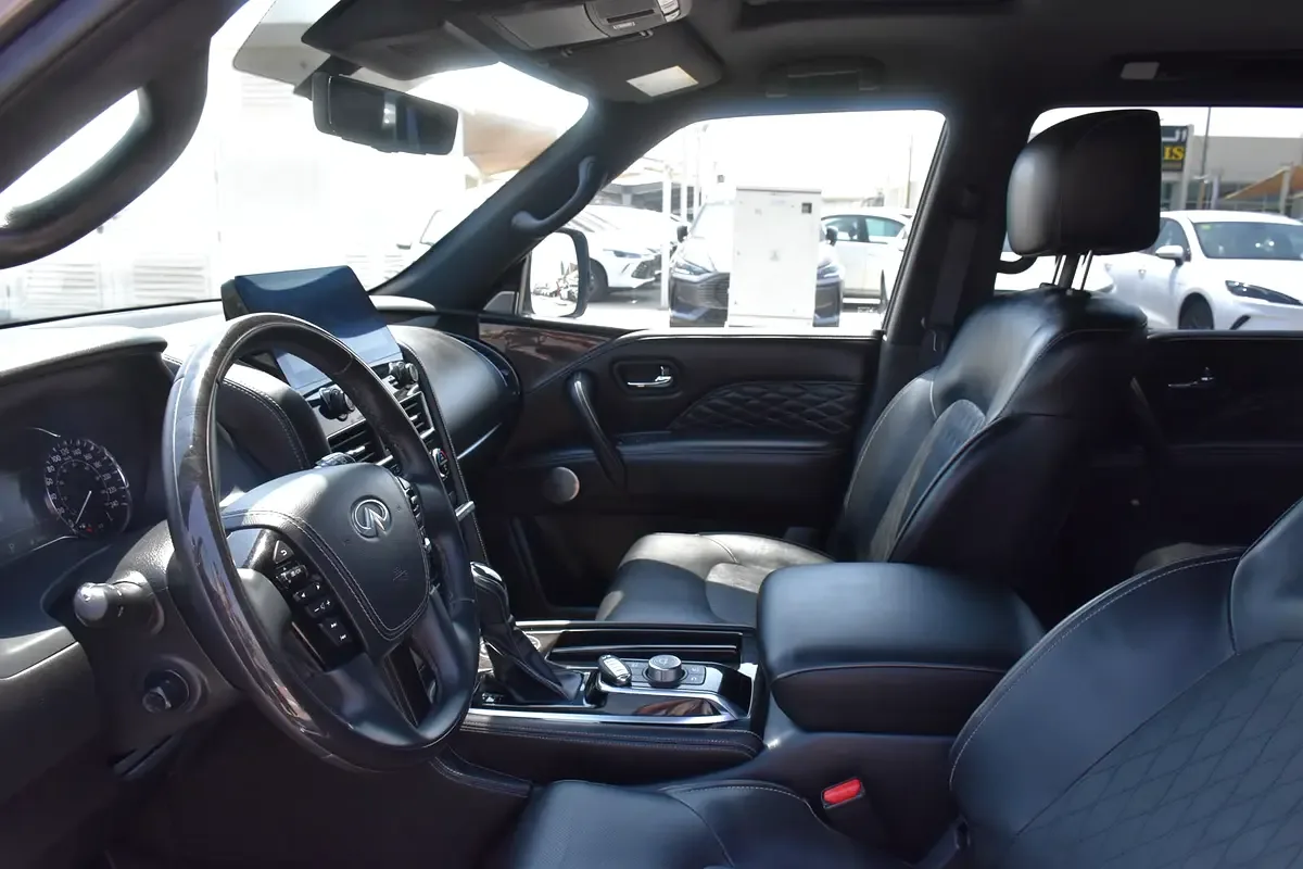 Infiniti QX80 5.6 AT 4WD (405 حصان) - 11