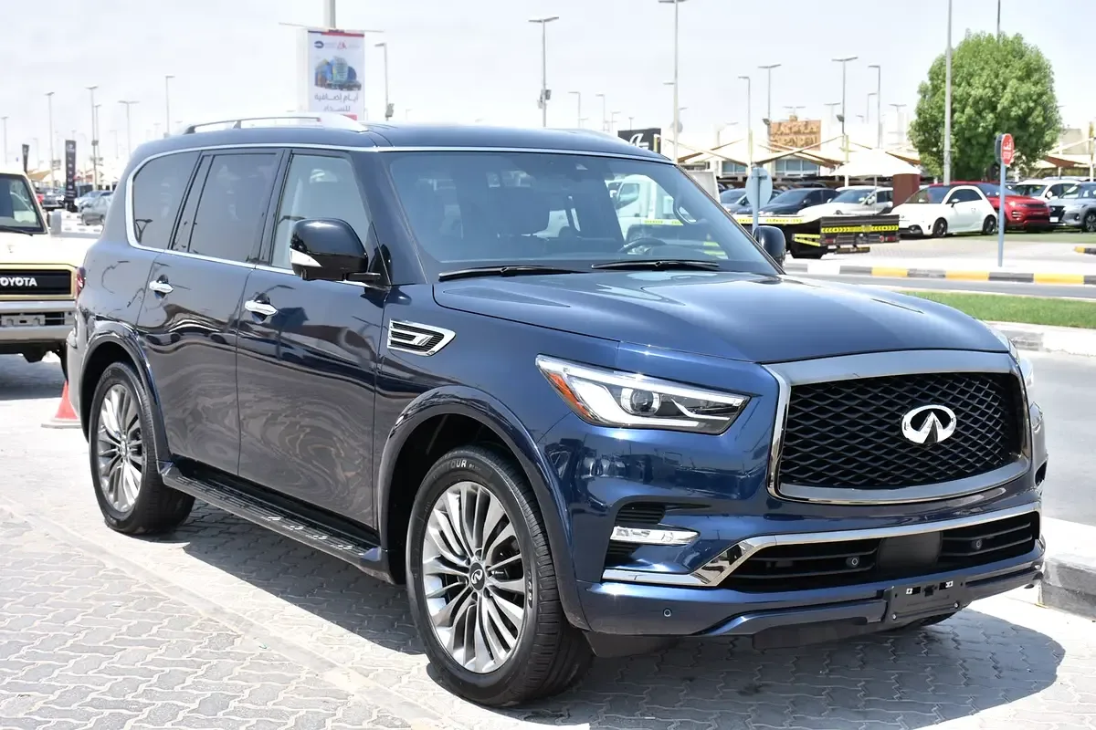 Infiniti QX80 5.6 AT 4WD (405 hp)