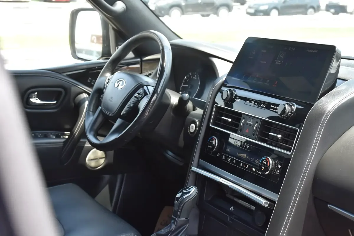 Infiniti QX80 5.6 AT 4WD (405 حصان) - 10