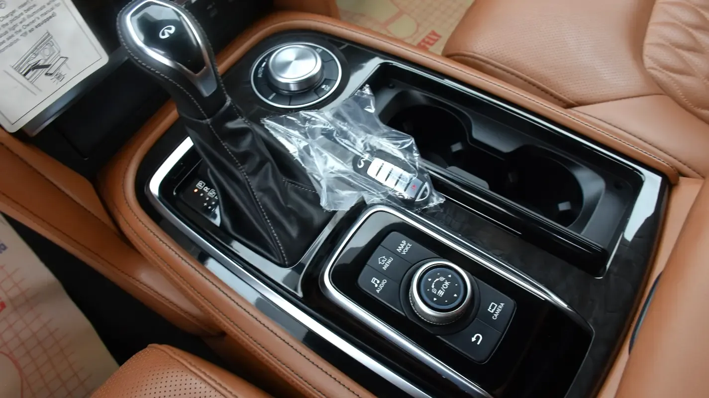 Infiniti QX80 5.6 AT 4WD (405 حصان) - 7