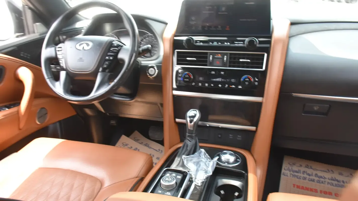 Infiniti QX80 5.6 AT 4WD (405 حصان) - 11
