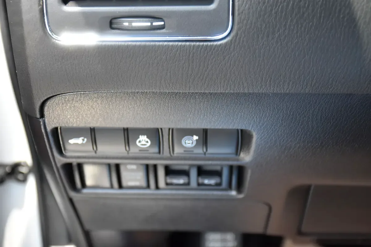 Infiniti QX80 5.6 AT 4WD (405 حصان) - 8