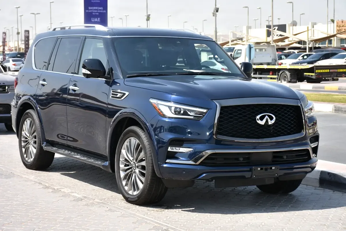 Infiniti QX80 5.6 AT 4WD (405 حصان)