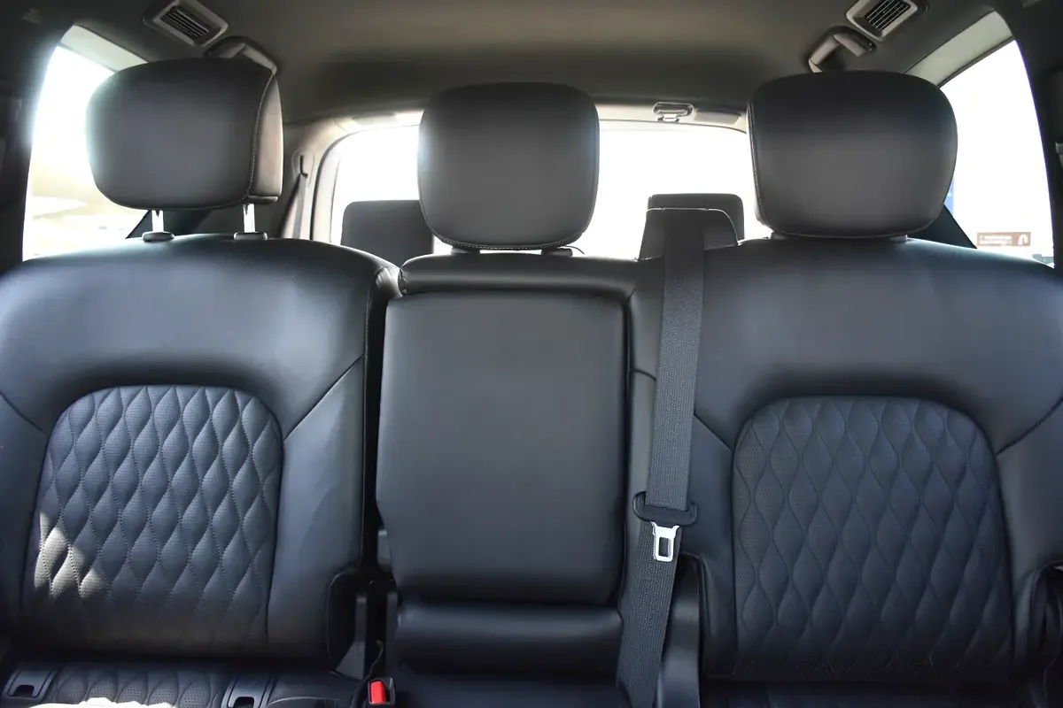Infiniti QX80 5.6 AT 4WD (405 حصان) - 16