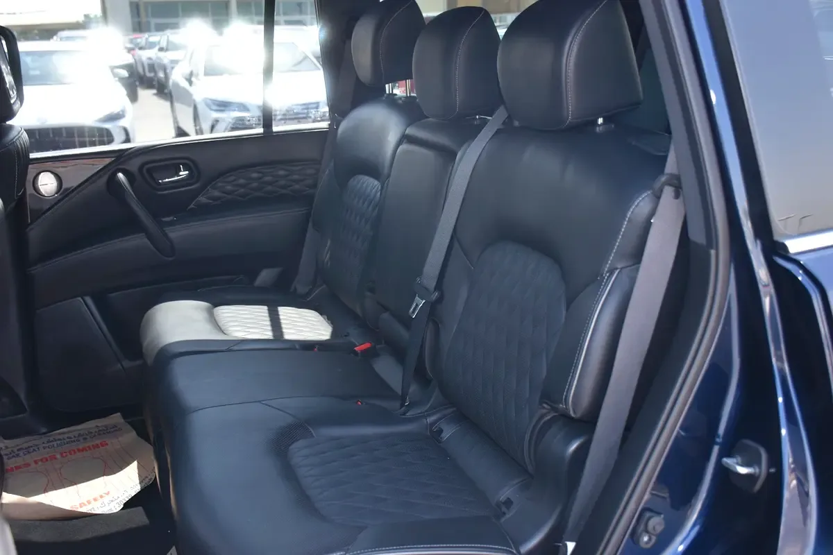 Infiniti QX80 5.6 AT 4WD (405 حصان) - 17
