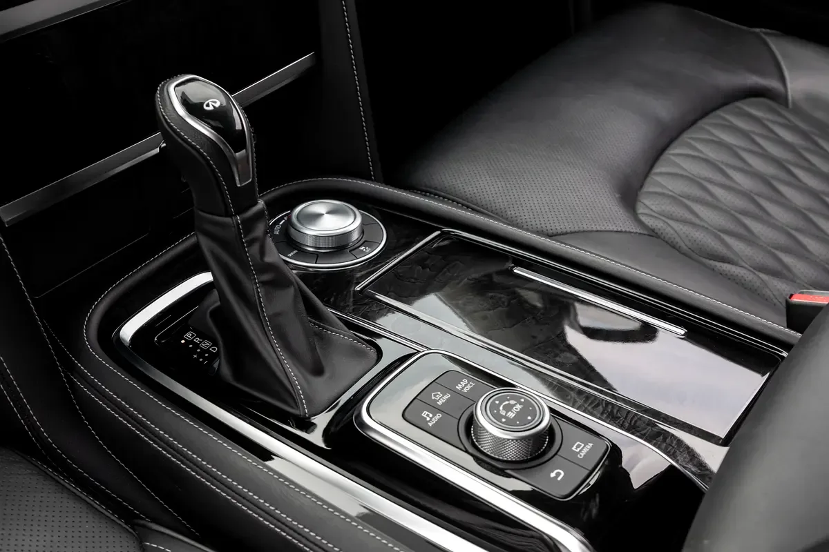 Infiniti QX80 5.6 AT 4WD (405 حصان) - 10