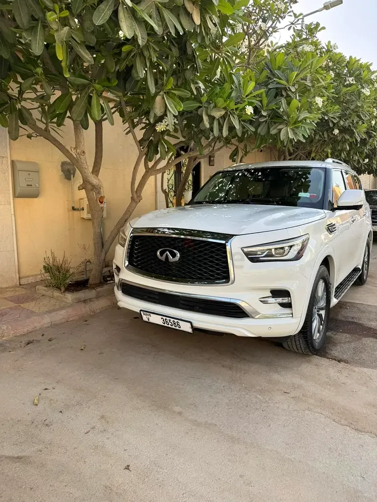 Infiniti QX80 5.6 AT AWD (405 hp)