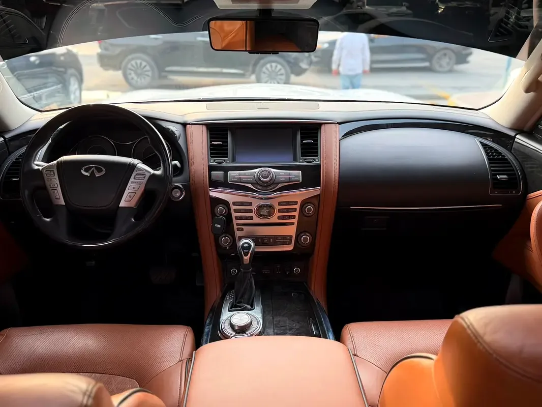 Infiniti QX80 5.6 AT AWD (405 hp) - 9